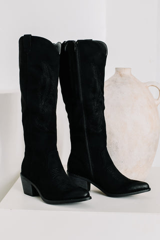 Wide-Calf Suede Boots | Black
