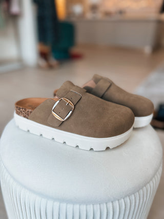 Oaks Platform Clogs {Taupe}
