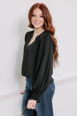 A Simple Queen Balloon Sleeve Top | Black