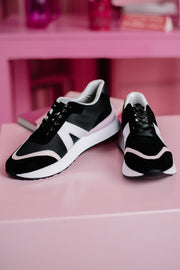 Nova Sneakers | Black