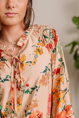 Telling Stories Floral Top | Taupe