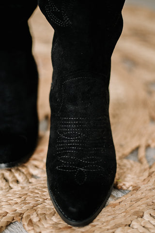 Wilder Embroidered Boots | Black